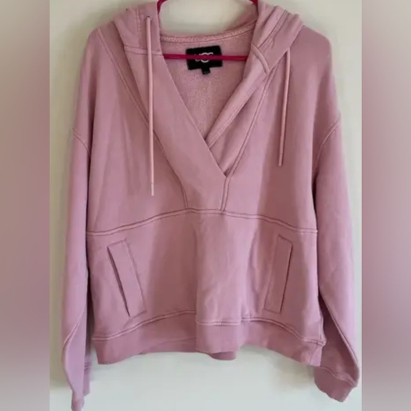 UGG Women's Adryann Hoodie Sweatshirt Size M Used Exc MSRP $127.99 - Picture 6 of 8